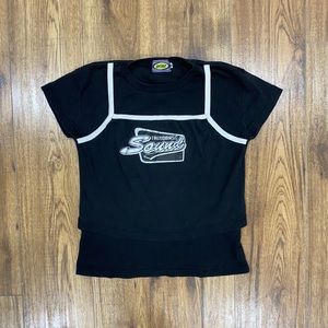 y2k-style black tee. 🦋🖤